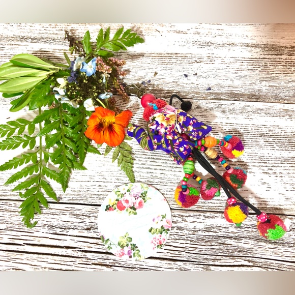 SOLD Pom Pom Lucky Elephant Keychain 🐘❤️ Handbag and Clothing Accessory - Picture 3 of 6